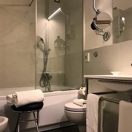 Art Piazza Carita' 4* ナポリ